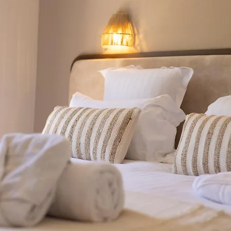 Lou Hotel